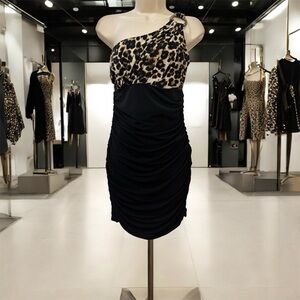 Speechless black bodycon one-shoulder dress with a leopard print M